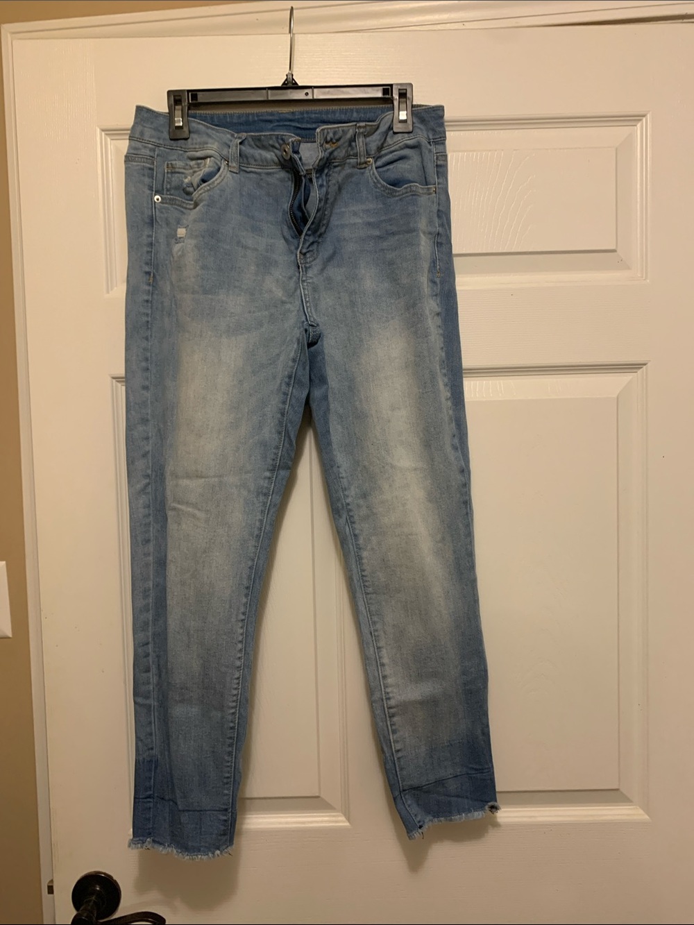Time and Tru Light Blue Cropped Ankle Jeans